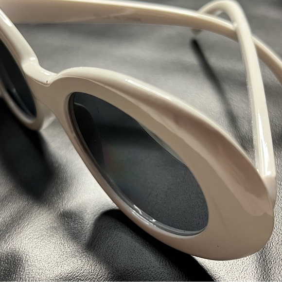 VINTAGE INSPIRED OVAL CLOUT SUNNIES! - Picture 4 of 4